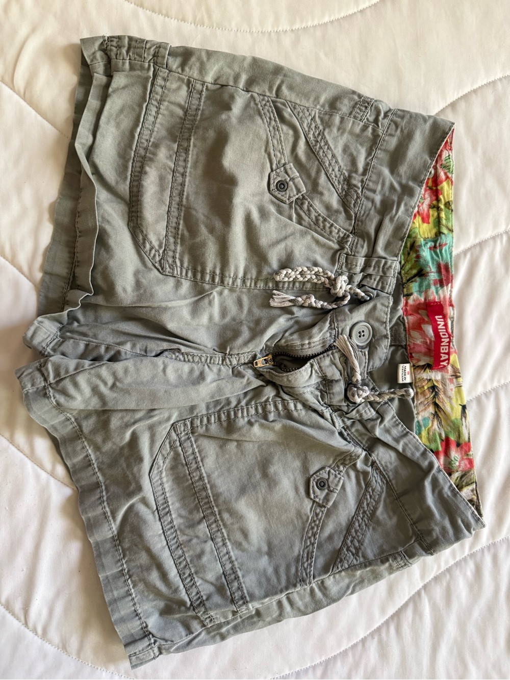Women’s Light Olive Casual Cargo Shorts with Floral Waistband
